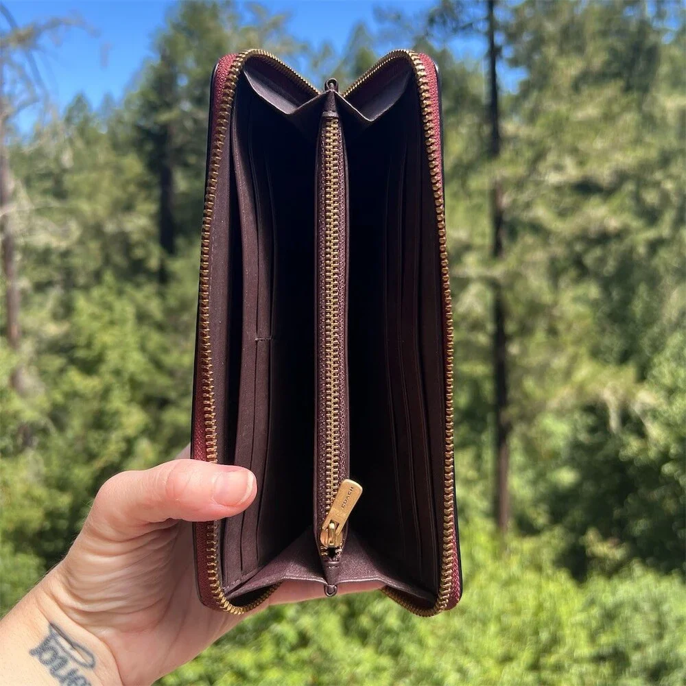Coach wallet color